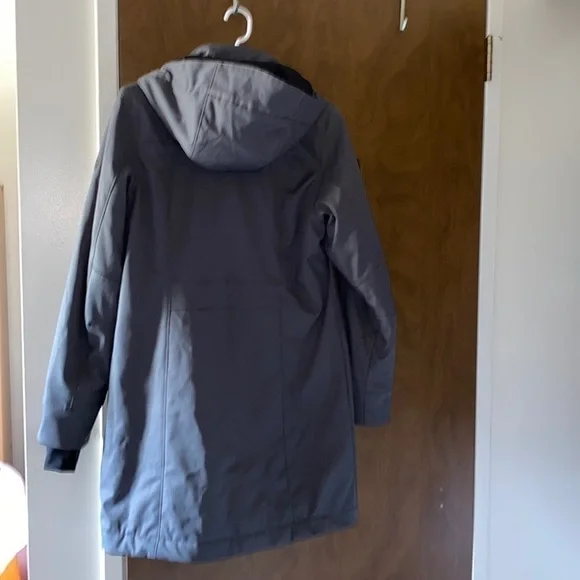 SOLD Women's Northlake Roots 73  Insulated Jacket with Removable Hood - Picture 11 of 11